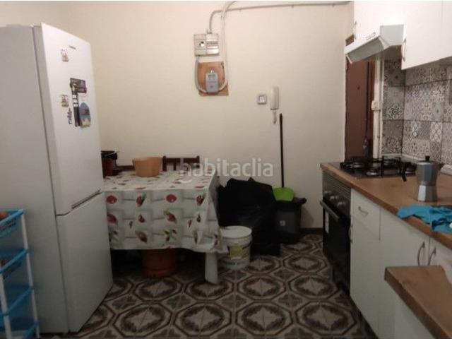 Piso en venta en Badalona, Sant Crist. PISO EN VENTA PARA INVERSIÓN CON RENTABILIDAD DESDE EL PRIMER DÍA. Pisos.