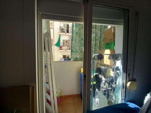 Piso en venta en Badalona, Sant Crist. PISO PARA INVERSORES, ESTA ALQUILADO 625, JUNTO A COLL I PUJOL CON BALCON. Pisos.