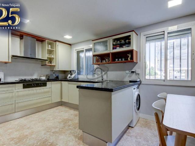 Piso en Venta en Badia del Vallès