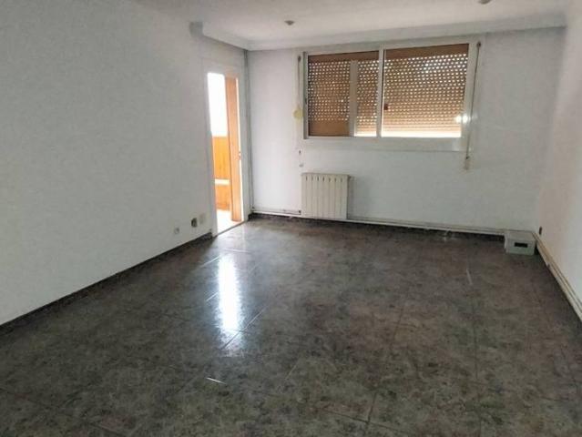Piso en Venta en Badia del Vallès
