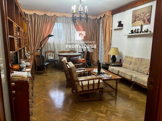 Piso en Venta en Badia del Vallès