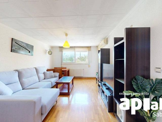 Piso en Venta en Badia del Vallès