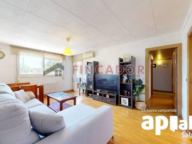 Piso en Venta en Badia del Vallès
