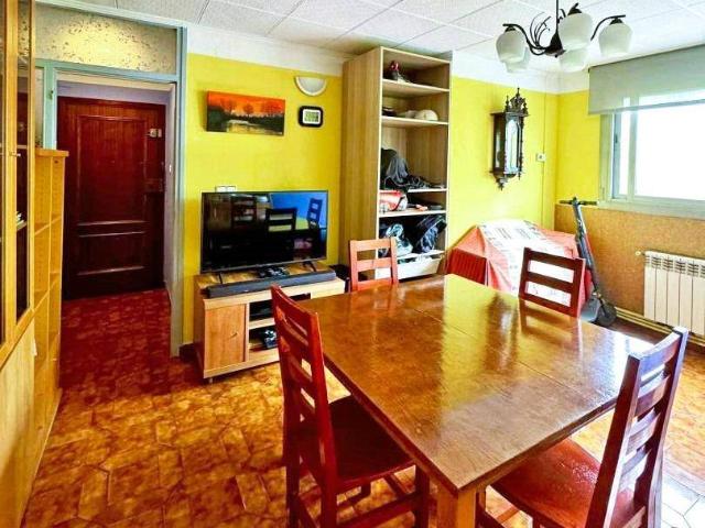 Piso en Venta en Badia del Vallès