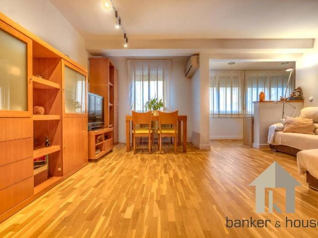 Piso en Venta en Badia del Vallès