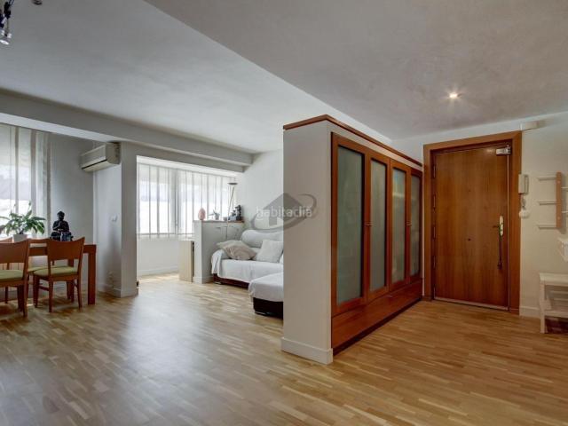 Piso en venta en Badia del Vallès. AMPLIA Y SOLEADA VIVIENDA A SUR TOTALMENTE EXTERIOR Y CON ASCENSOR. Pisos Badia del.