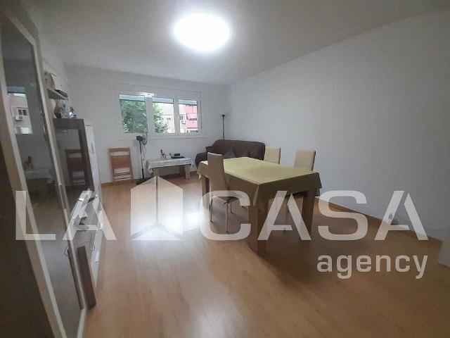 Piso en venta en Badia del Vallès, de 75 m² 3 habitaciones por 149.000