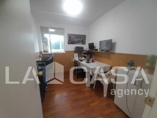 Piso en venta en Badia del Vallès. Oportunidad Piso en Venta en Badia del Vallès Tu Hogar Luminoso o una Inversión con Futuro!. Pisos Badia del.