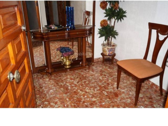 Piso en venta en Baena. LOCAL DE 140M2 PISO DE 130M2 5 DORM 2 BAÑOS. Pisos.