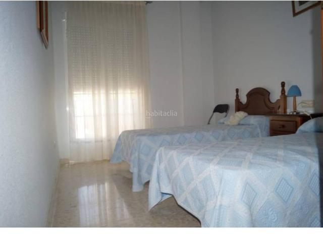 Piso en venta en Baena. PISO BUENA ZONA, 3 DOR. AMPLIOS. 2 BAÑOS. BUENA ZONA. SOLO UN VECINO !. Pisos.