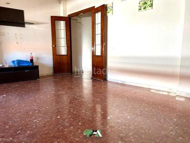 Piso en venta en Baeza. Piso en venta en Avenida Andrés Segovia, Baeza. Pisos.
