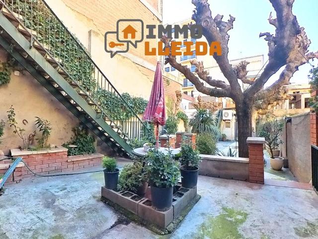 Piso en venta en Balaguer. OPORTUNIDAD Piso en Balaguer con jardín y almacén. Pisos.