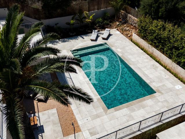 Piso en venta en Baleares Calvià, Calvià Poble. Villa de lujo con vistas a la Tramuntana y piscina en Es Capdellà. Pisos.