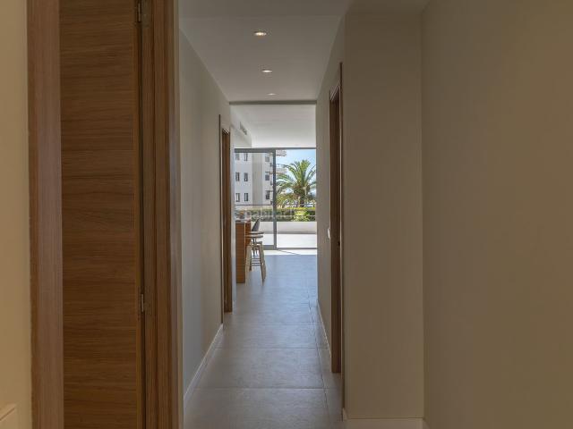 Piso en venta en Baleares Calvià, Portals Nous. Luminoso piso de diseño en una ubicación privilegiada en Puerto Portals. Pisos.
