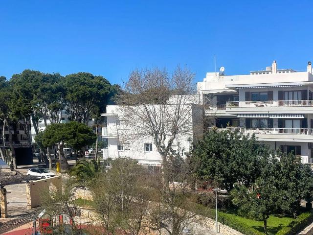 Piso en venta en Baleares Capdepera, Cala Ratjada. Cala Ratjada Apartamento con fantásticas vistas al mar y mucho potencial en una ubicación privilegiada, objeto 9601. Pisos.