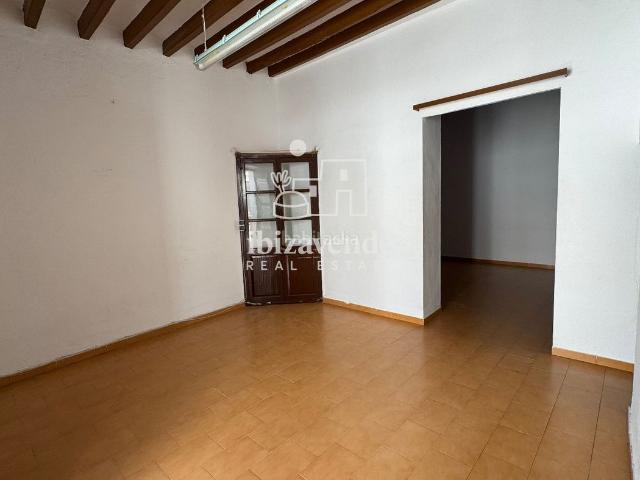 Piso en venta en Baleares Ibiza, Dalt Vila La Marina. Oportunidad! Piso a la venta en La Marina. Pisos.