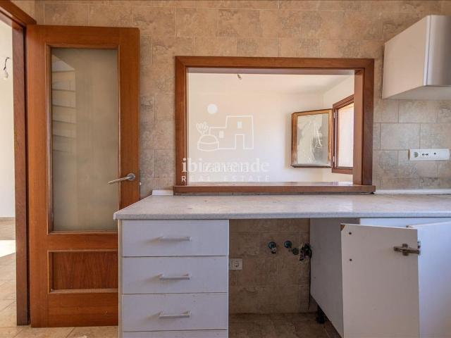 Piso en venta en Baleares Ibiza, Ses Figueretes Platja d'en Bossa Cas Serres. Gran oportunidad piso para reformar en Figueretas. Pisos.
