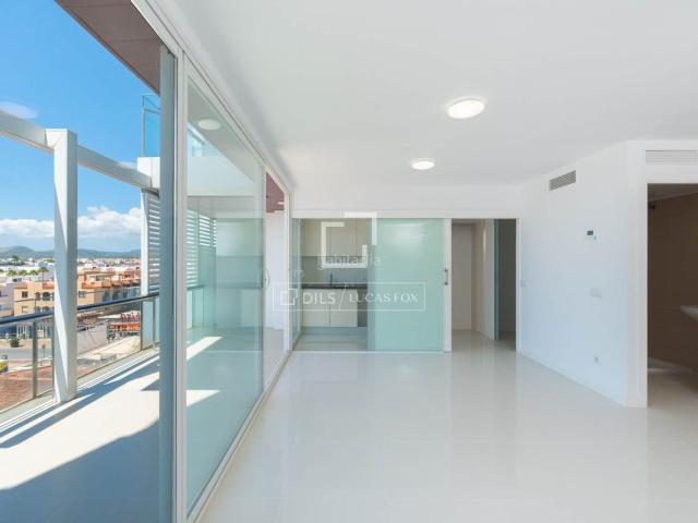 Piso en venta en Baleares Ibiza, Ses Figueretes Platja d'en Bossa Cas Serres. Piso de 2 dormitorios con 146m terraza en venta en Ibiza ciudad, Islas Baleares. Pisos.