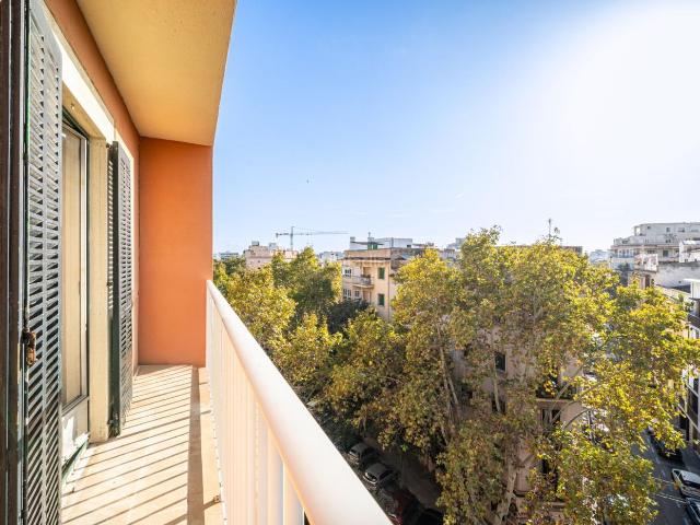 Piso en venta en Baleares Palma de Mallorca, Arxiduc. PISO EN PALMA EN ZONA ARXIDUC CON ASCENSOR Y TERRAZA. Pisos Palma de.