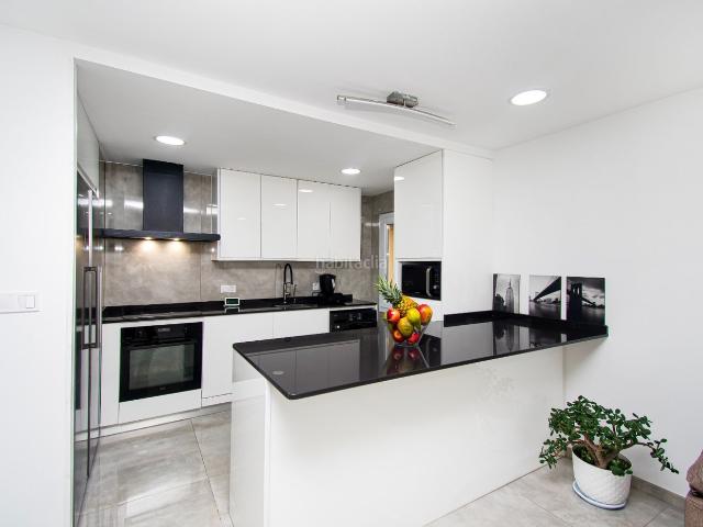 Piso en venta en Baleares Palma de Mallorca, Camp D´en Serralta. EXCLUSIVO PISO TOTALMENTE REFORMADO DE 3 HABITACIONES Y 2 BAÑOS JUNTO A SANTA CATALINA PALMA. Pisos Palma de.
