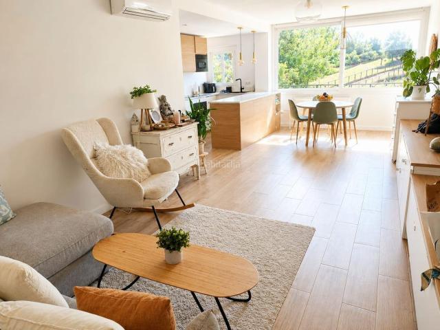 Piso en venta en Baleares Palma de Mallorca, El Terreno. Tu refugio junto a Bellver: reformado, luminoso y con piscina. Pisos Palma de.