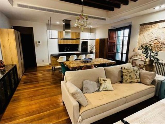 Piso en venta en Baleares Palma de Mallorca, La Seu. Vivir en el corazón de Palma nunca fue tan exclusivo. Una propiedad única de 239 m² construidos, con Parking. Pisos Palma de.