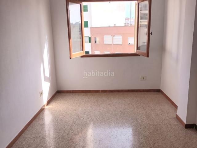Piso en venta en Baleares Palma de Mallorca, Pere Garau. Amplio 3º con ascensor en finca tranquila: comodidad, espacio y todos los servicios a tu alcance. Pisos Palma de.