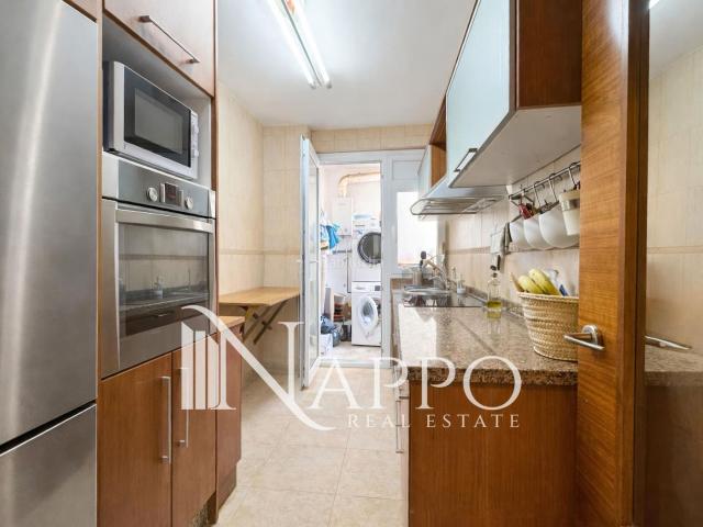 Piso en venta en Baleares Palma de Mallorca, Plaça de Toros. Amplio piso con balcón y gran potencial en Son Oliva. Pisos Palma de.