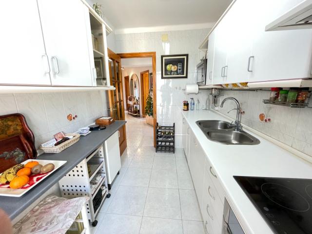 Piso en venta en Baleares Palma de Mallorca, Santa Catalina. Piso en venta con terraza y 3 habitaciones. Pisos Palma de.