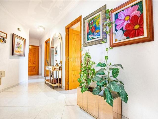 Piso en venta en Baleares Palma de Mallorca, Santa Catalina. Piso muy luminoso con vistas a la bahía y castillo. Pisos Palma de.