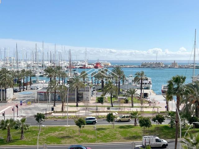 Piso en venta en Baleares Palma de Mallorca, Son Armadams. Amplio piso con vistas frontales al mar en Paseo Marítimo. Pisos Palma de.