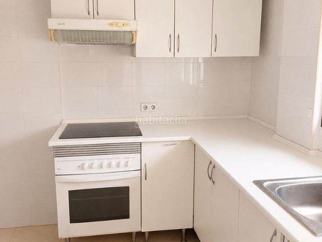 Piso en venta en Baleares Palma de Mallorca, Son Cotoner. Nuda propiedad en Palma por 199.000 Vivienda de 109 m2 con 3 dormitorios, terraza y ascensor. Pisos Palma de.