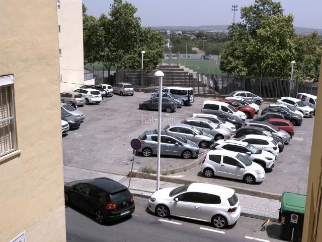 Piso en venta en Baleares Palma de Mallorca, Son Roca. En Son Roca en edificio con pocos gastos piso recien reformado de 3 dormitorios. Pisos Palma de.