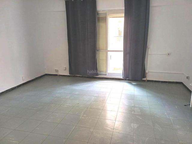 Piso en venta en Baleares Palma de Mallorca, Son Roca. PISO DE 3 HABITACIONES CON BALCÓN EN SON ROCA De Origen. Pisos Palma de.