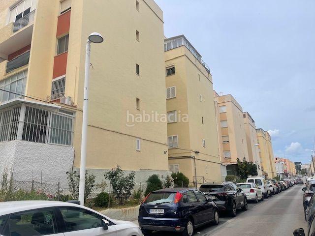 Piso en venta en Baleares Palma de Mallorca, Son Roca. Piso en son Roca con ascensor de 3 dormitorios con 1 baño. Pisos Palma de.
