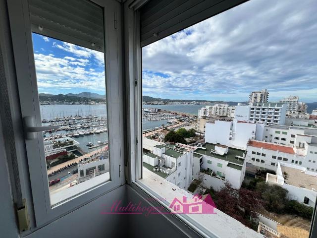 Piso en venta en Baleares Sant Antoni de Portmany. APARTAMENTO EN 10 PLANTA CON ESPECTACULARES VISTAS AL MAR. Pisos Sant Antoni de.