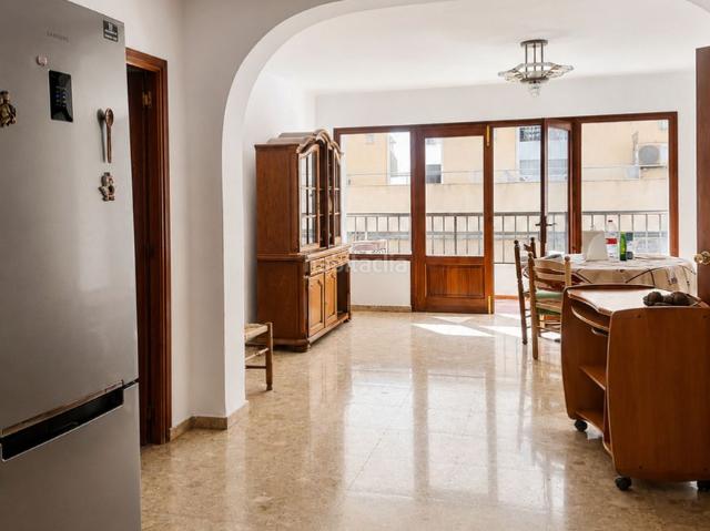 Piso en venta en Baleares Santa Eulària, Santa Eulària des Riu. Amplio apartamento muy céntrico a 100 metros de la playa en Santa Eulalia. Pisos Santa.