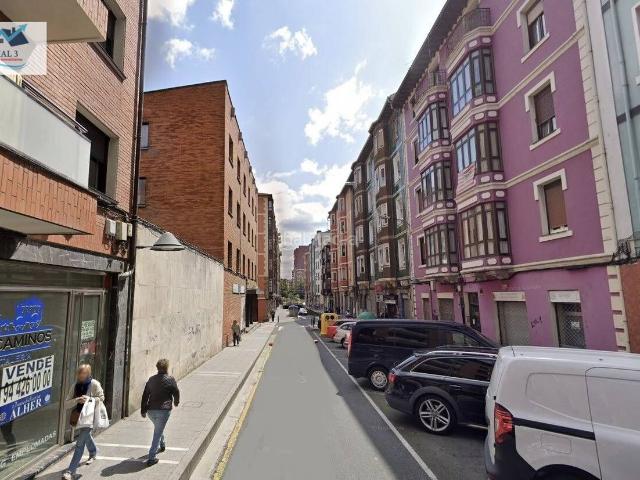 Piso en venta en Basauri, Kalero Basozelai. Venta piso en Basauri Bizkaia. Pisos.