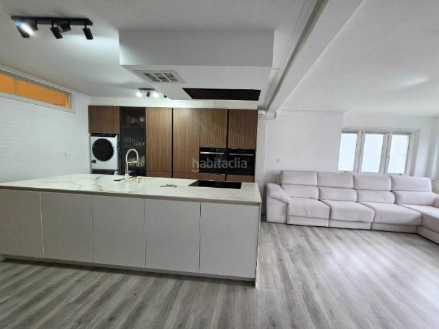 Piso en venta en Basauri, Kalero Basozelai. Preciosa Vivienda REFORMADA De 2 Dormitorios y 1 Baño Con Ascensor y Parcela de Garaje incluida en Zona Kalero. Pisos.
