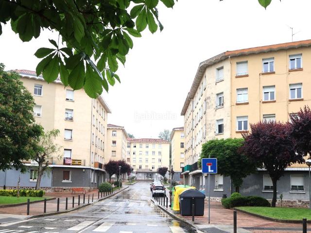 Piso en venta en Barakaldo, Arteagabeitia Retuerto Kareaga. VENTA DE VIVIENDA EN EL GRUPO ZUAZO. Pisos.