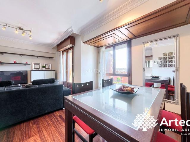 Piso en venta en Barakaldo, Bagatza S. Vicente. Piso Venta Barakaldo junto al metro de Santa Teresa, toda exterior y con terraza. Pisos.