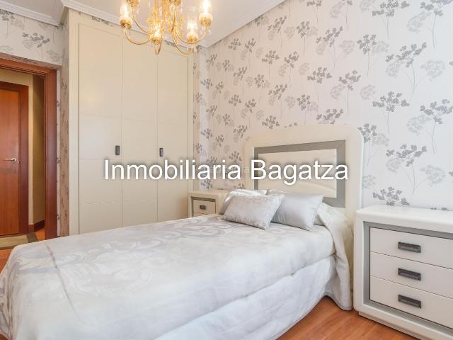 Piso en venta en Barakaldo, Bagatza S. Vicente. Pisos.