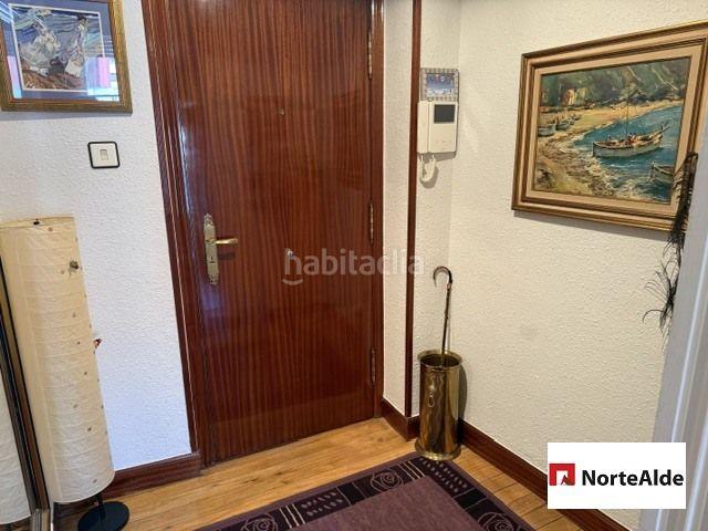 Piso en venta en Barakaldo, Lasesarre. SE VENDE VIVIENDA CERCA DEL FRONTO E INSTITUTO. Pisos.