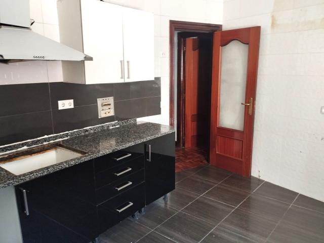 Piso en venta en Barakaldo, Lasesarre. Pisos.