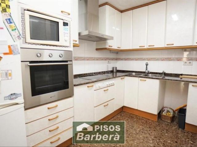 Piso en venta en Barberà del Vallès, Centre Eixample Can Llobet. Amplio piso con Terraza muy céntrico en Barberá del Valles. Pisos Barberà del.