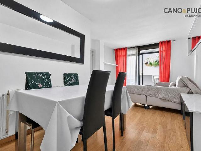 Piso en venta en calle Del Consell de Cent, Barbera del Vallès, de 92 m² 4 habitaciones por 285.000