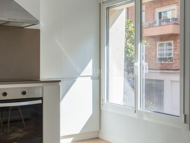 Piso en venta en Barcelona, Tres Torres. Cómodo piso de 1 dormitorio con vistas a los árboles Tres Torres. Pisos.