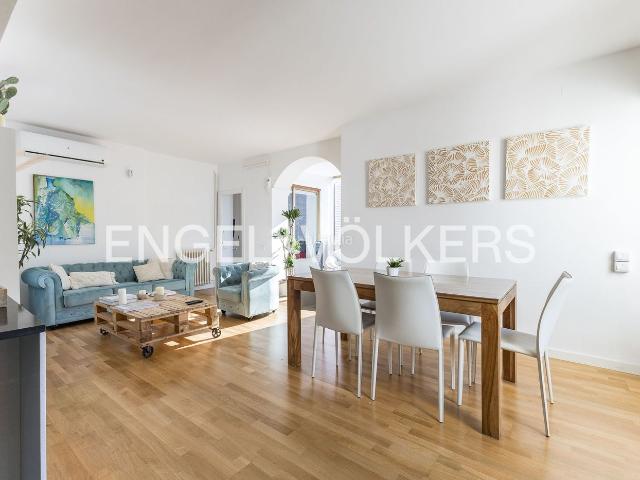 Piso en venta en Barcelona, Tres Torres. Luminoso piso a la venta en Tres Torres. Pisos.