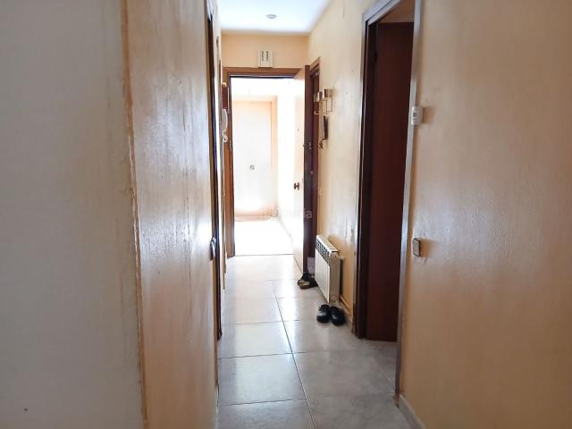 Piso en venta en Barcelona, Trinitat Vella. oportunidad Atico. Pisos.