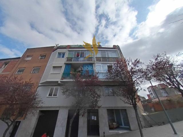 Piso en venta en Barcelona, Trinitat Vella. Piso alquilado con seguro de alquiler 855 mes. Pisos.